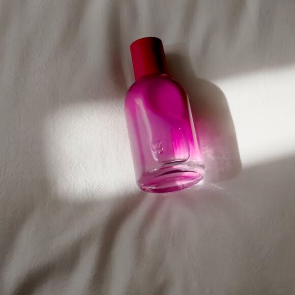 Glossier You Rêve - Picture 8 of 16